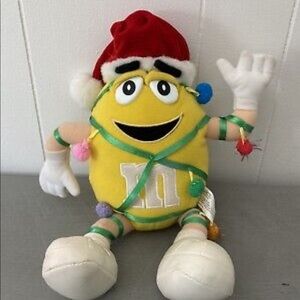 VTG 2001 M&M Collectible stuffed animal With Santa hat. 🎁🎁